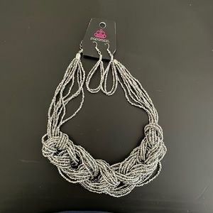 Paparazzi Necklace and earring set